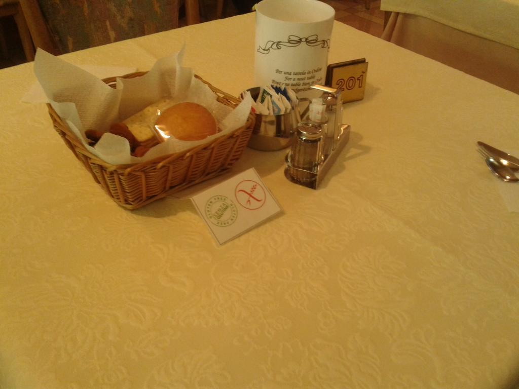 Hotel Denny Пинцоло Екстериор снимка
