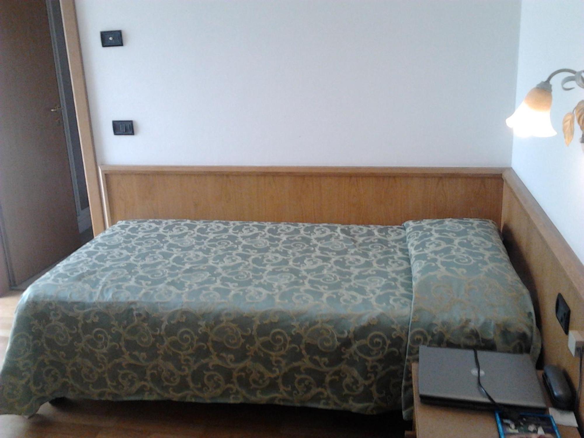 Hotel Denny Пинцоло Екстериор снимка