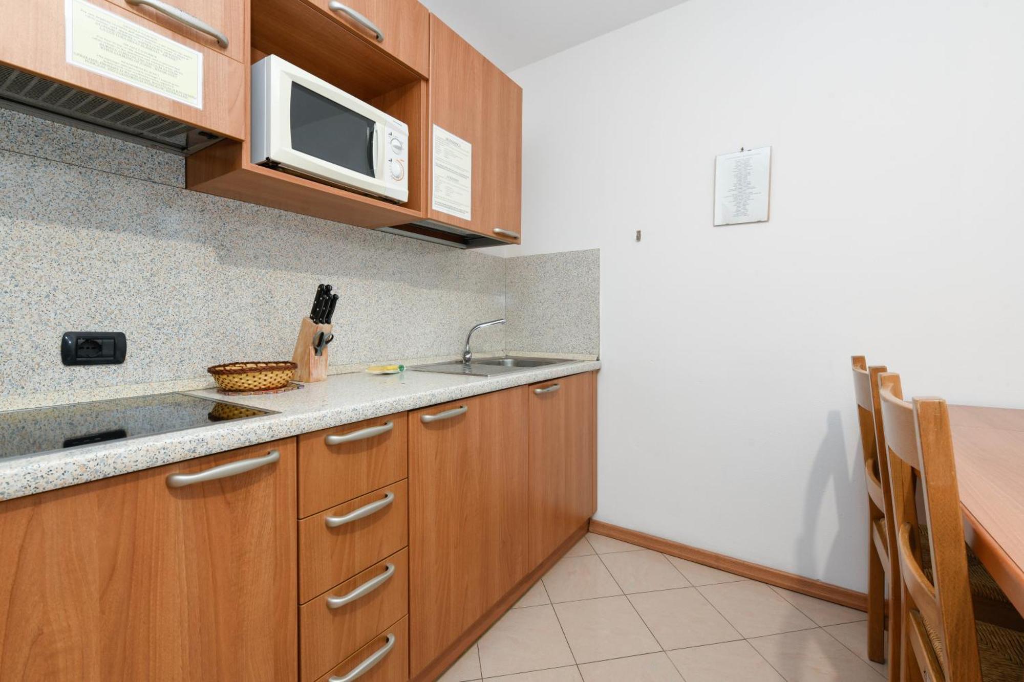 Hotel Denny Пинцоло Екстериор снимка