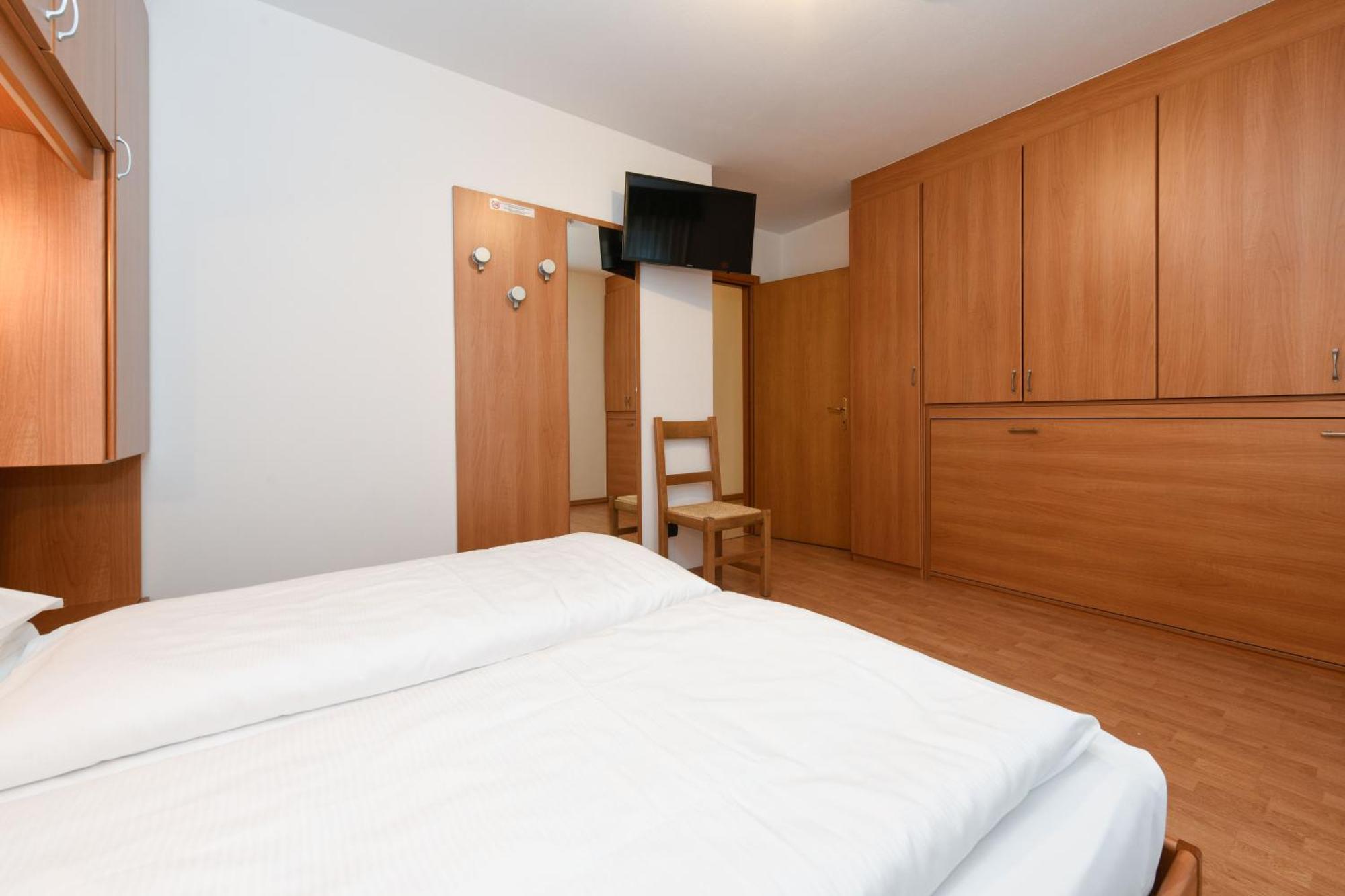 Hotel Denny Пинцоло Екстериор снимка