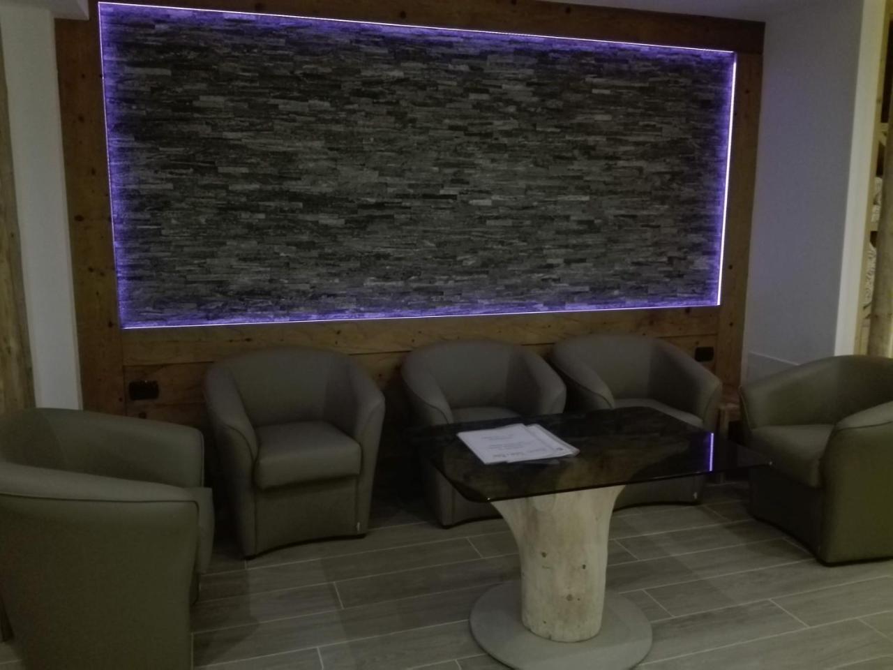 Hotel Denny Пинцоло Екстериор снимка